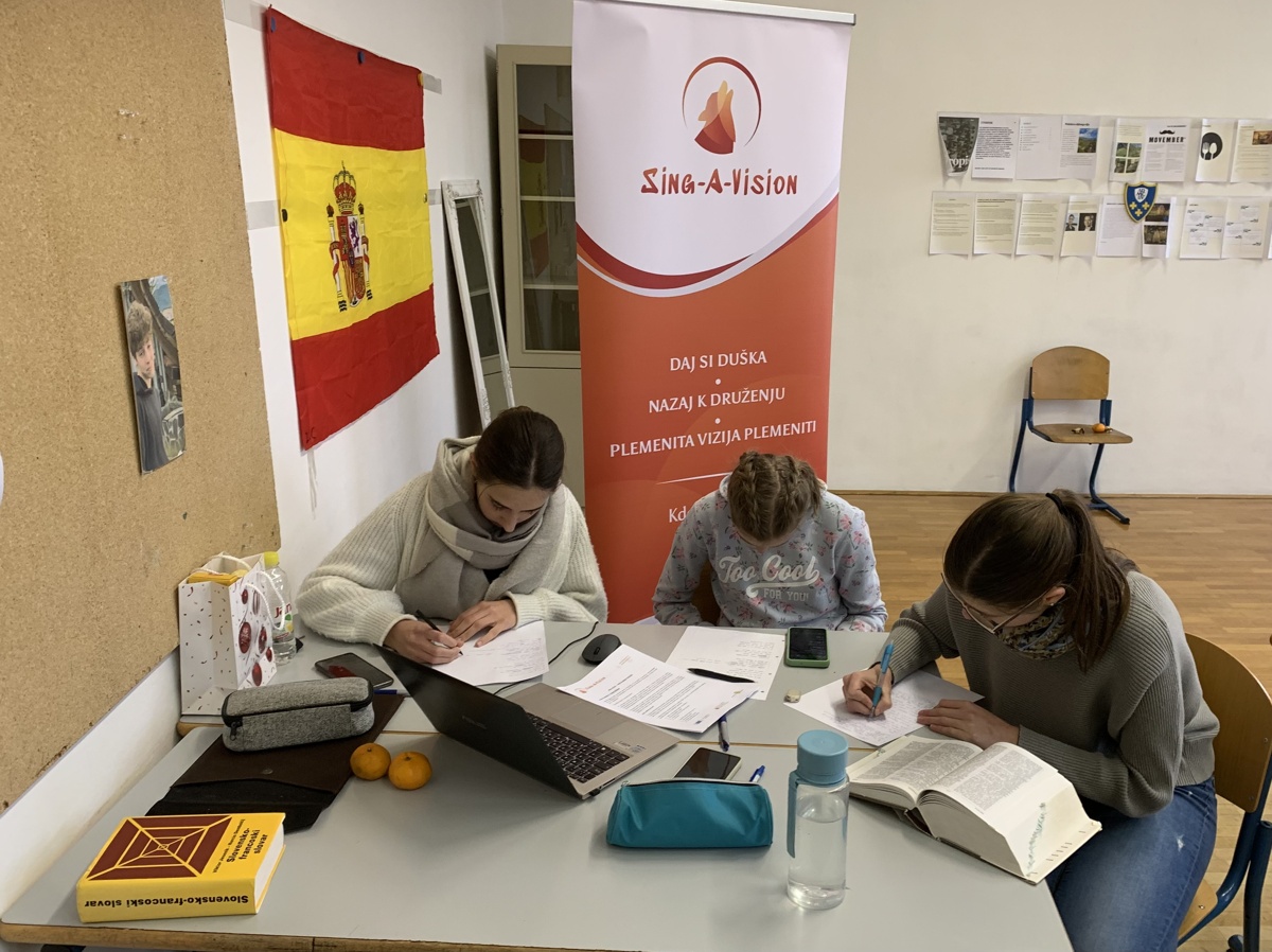 Sing-a-Vision se je s prevajalskim izzivom tudi uradno začel