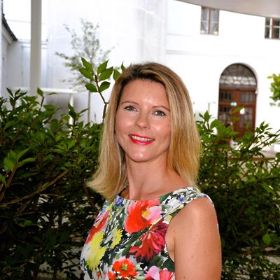 adriana mezeg